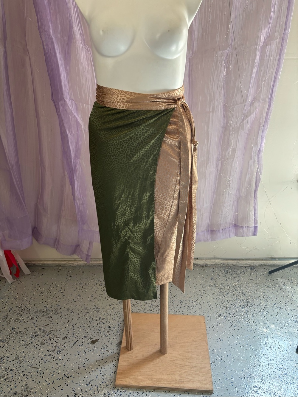 Never Fully Dressed Sz L Antropologie Green Wrap Maxi Skirt with Gold Sash #9
